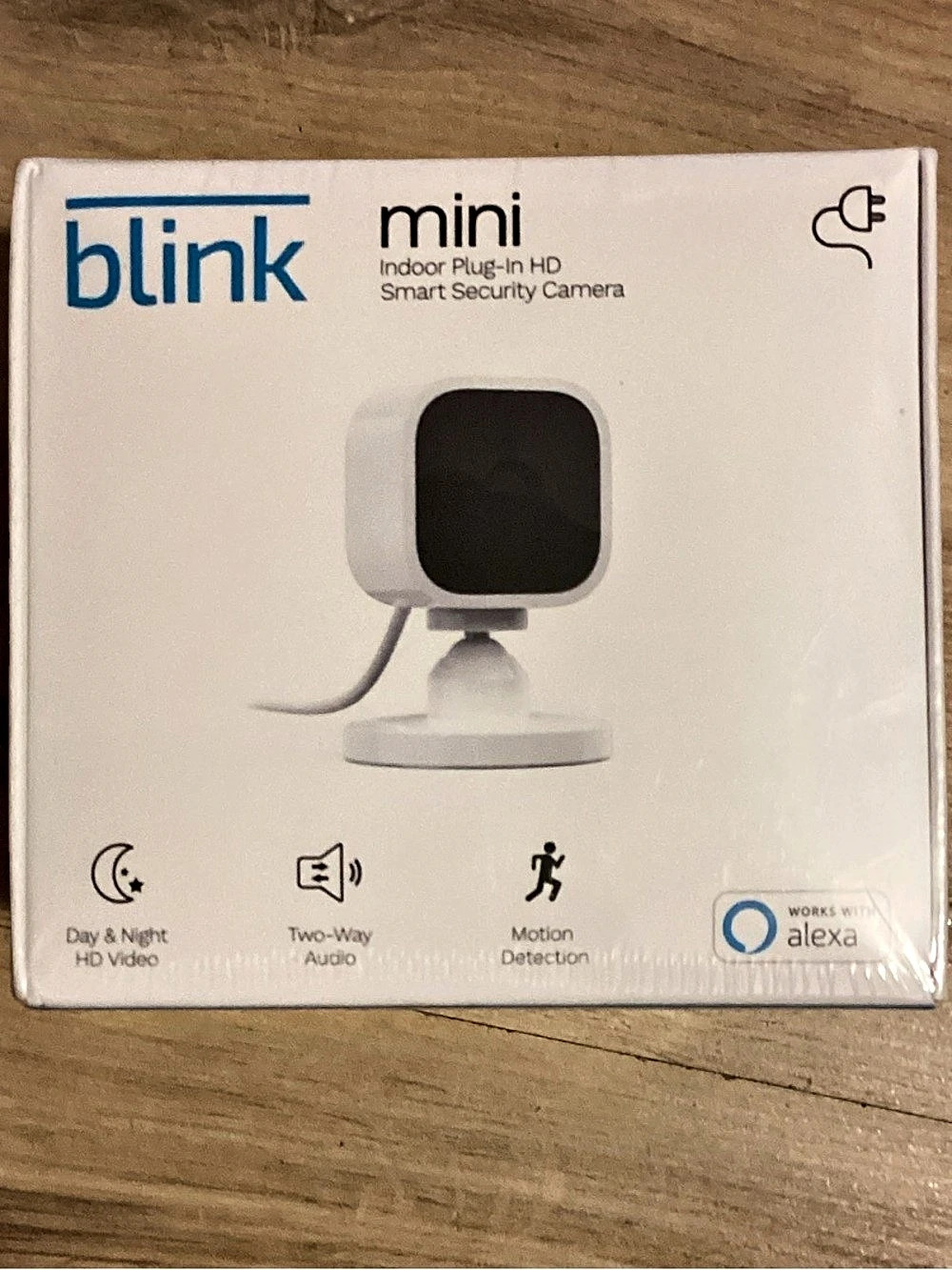 Blink Mini Indoor Plug-In HD Smart Security Camera - New